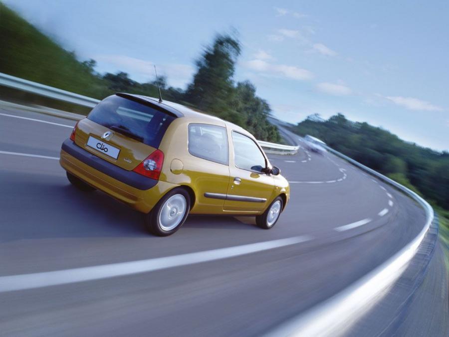  Renault Clio 3-Door 2001 года  (фото 40 из 58)